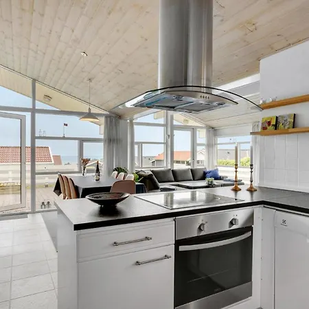 בית נופש Cozy In With House Sea View